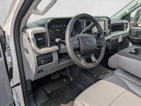 New 2026 Ford F250 XL w/ XL Off-Road Package AWD/4WD image 2