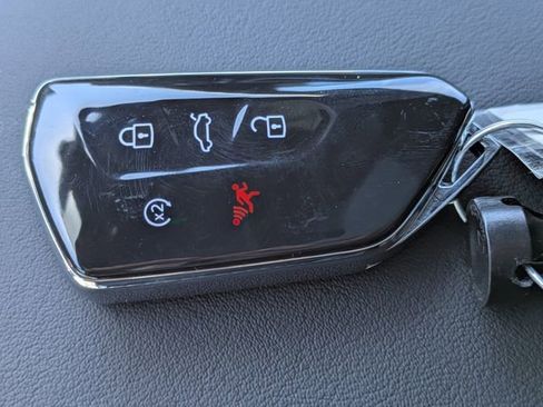 New 2026 Volkswagen Atlas Cross Sport SEL R-Line image 30