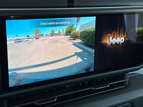 New 2025 Jeep Gladiator Sport AWD/4WD image 17