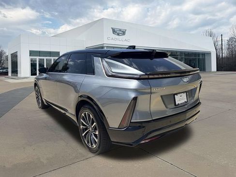 Used 2025 Cadillac Lyriq Sport AWD/4WD image 5