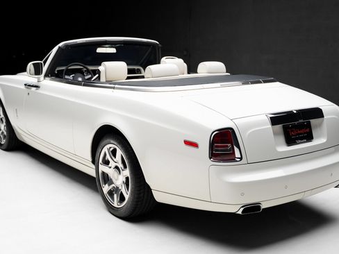 Used 2013 Rolls-Royce Phantom Drophead Coupe RWD image 27
