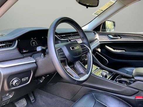 Used 2022 Jeep Grand Cherokee L Limited AWD/4WD image 20