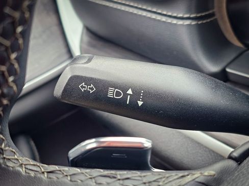 Used 2023 Jeep Grand Cherokee Limited w/ Black Appearance Package image 19