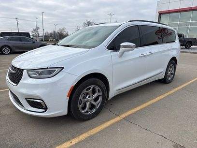 Used 2022 Chrysler Pacifica Limited