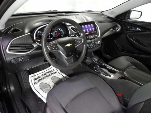 Used 2022 Chevrolet Malibu LT FWD image 9