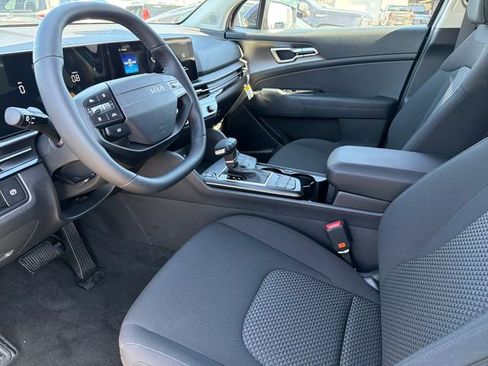 New 2026 Kia Sportage LX FWD image 18