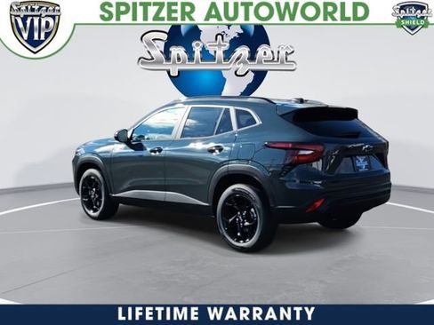 New 2026 Chevrolet Trax LT w/ Midnight Edition image 4