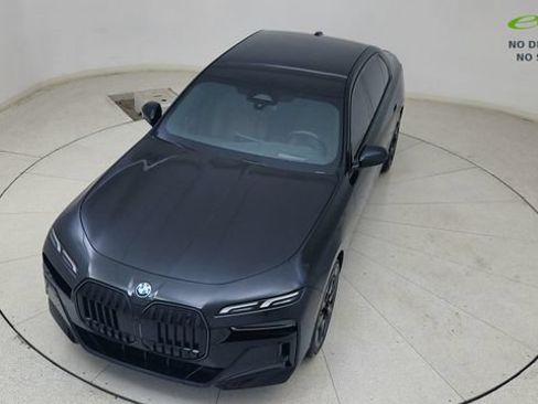 Used 2025 BMW i7 eDrive50 w/ M Sport Package RWD image 76