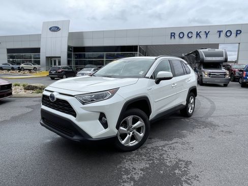 Used 2021 Toyota RAV4 XLE Premium image 1