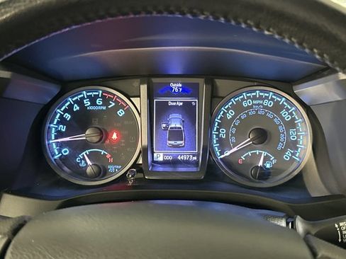 Used 2020 Toyota Tacoma TRD Off-Road image 28