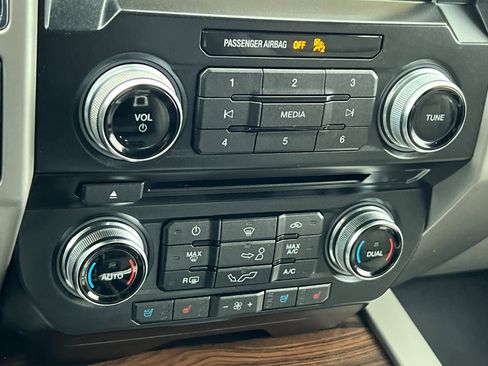 Used 2016 Ford F150 Lariat w/ Equipment Group 502A Luxury image 20