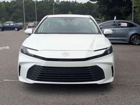 Certified 2025 Toyota Camry LE FWD image 8