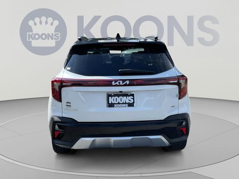 Used 2024 Kia Seltos S AWD/4WD image 5