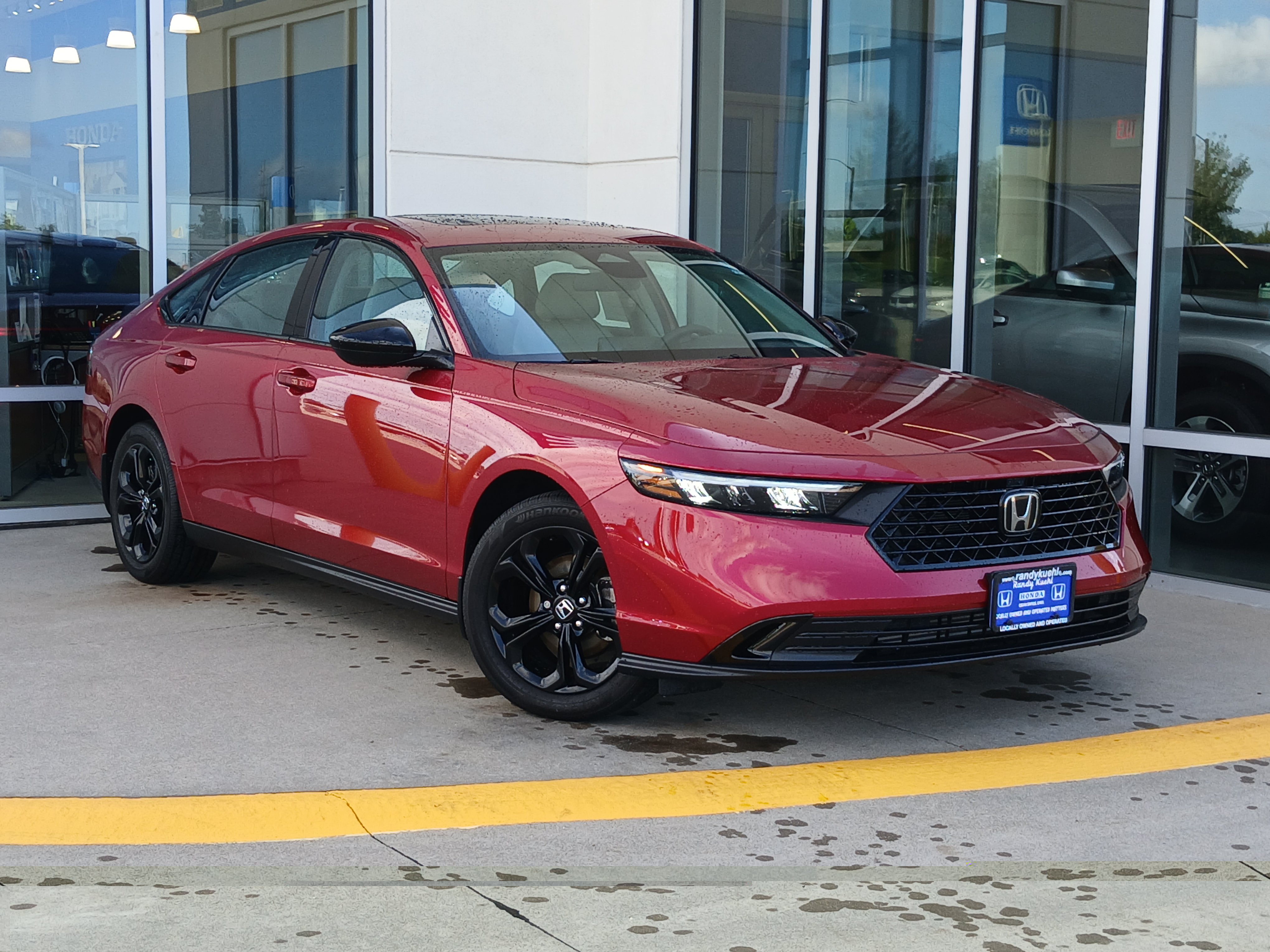 Used 2025 Honda Accord SE image 2