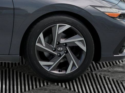 New 2026 Hyundai Elantra Limited FWD image 8