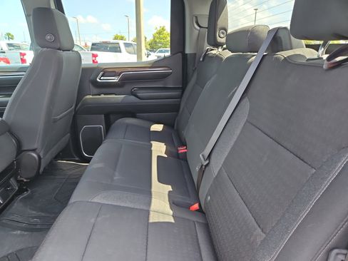Used 2023 Chevrolet Silverado 1500 LT AWD/4WD image 12