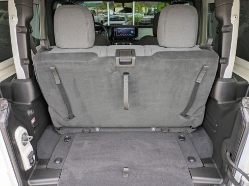Used 2025 Jeep Wrangler Sport AWD/4WD image 13