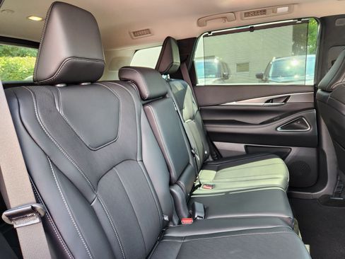 Certified 2026 INFINITI QX60 Luxe w/ Cargo Package AWD/4WD image 15