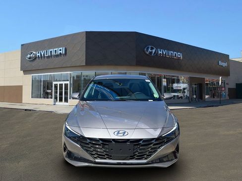 Certified 2023 Hyundai Elantra Limited image 2
