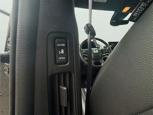 Used 2025 Honda Odyssey Sport-L image 22