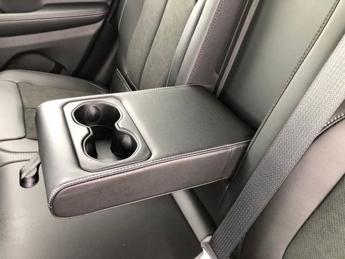 New 2025 Jeep Grand Cherokee Altitude image 37