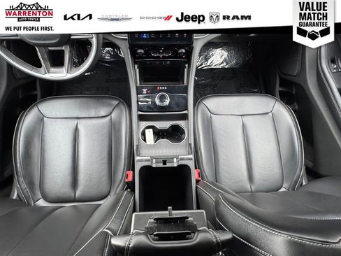 Used 2024 Jeep Grand Cherokee Limited image 28