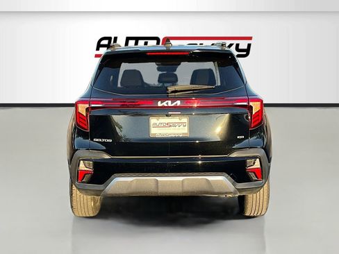 Used 2024 Kia Seltos EX AWD/4WD image 6
