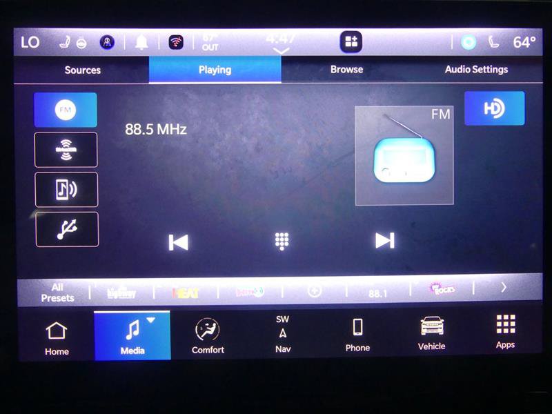 Used 2025 Jeep Wagoneer L Series II w/ 8-pass Seating Package AWD/4WD image 12