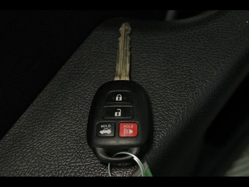 Used 2015 Toyota Camry SE image 22