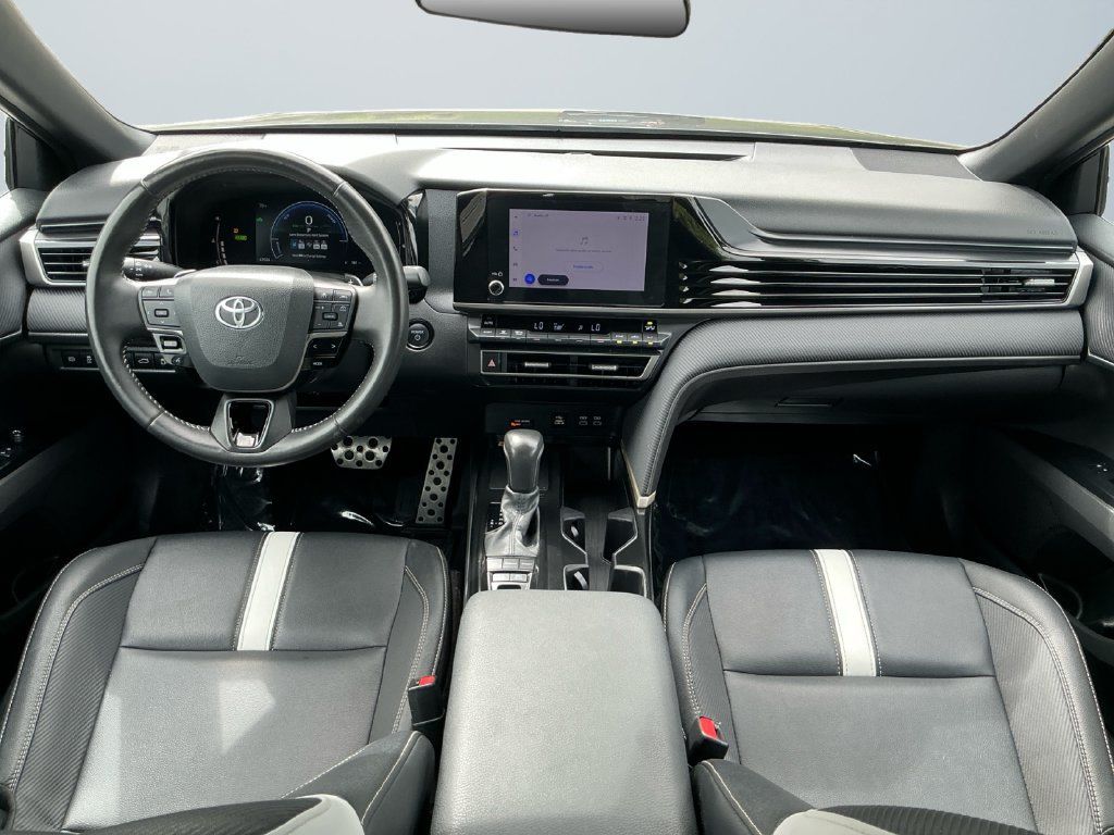 Used 2025 Toyota Camry SE FWD image 11