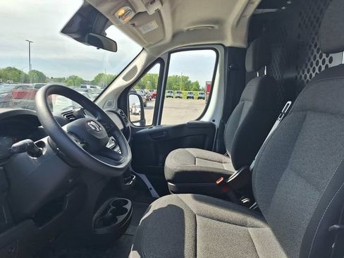Used 2025 RAM ProMaster 2500 w/ U-Haul Equipment Group FWD image 11