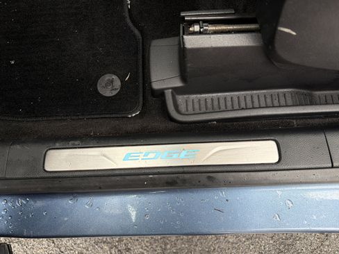 Used 2018 Ford Edge Titanium w/ Equipment Group 301A image 15