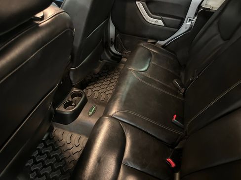 Used 2013 Jeep Wrangler Unlimited Rubicon w/ Dual Top Group image 11