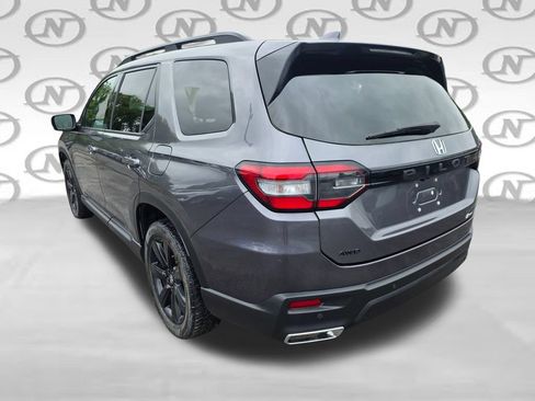 Used 2025 Honda Pilot Black Edition image 8