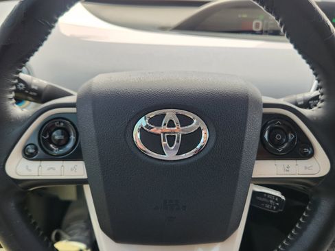 Used 2018 Toyota Prius Three w/ Advanced Technology Package FWD image 7