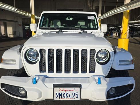 Used 2023 Jeep Wrangler Unlimited Sahara image 3