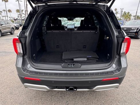 Used 2026 Ford Explorer Platinum RWD image 13