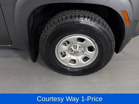 Used 2022 Nissan Frontier S w/ Technology Package RWD image 13