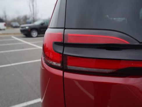 New 2026 Chrysler Pacifica Select image 40