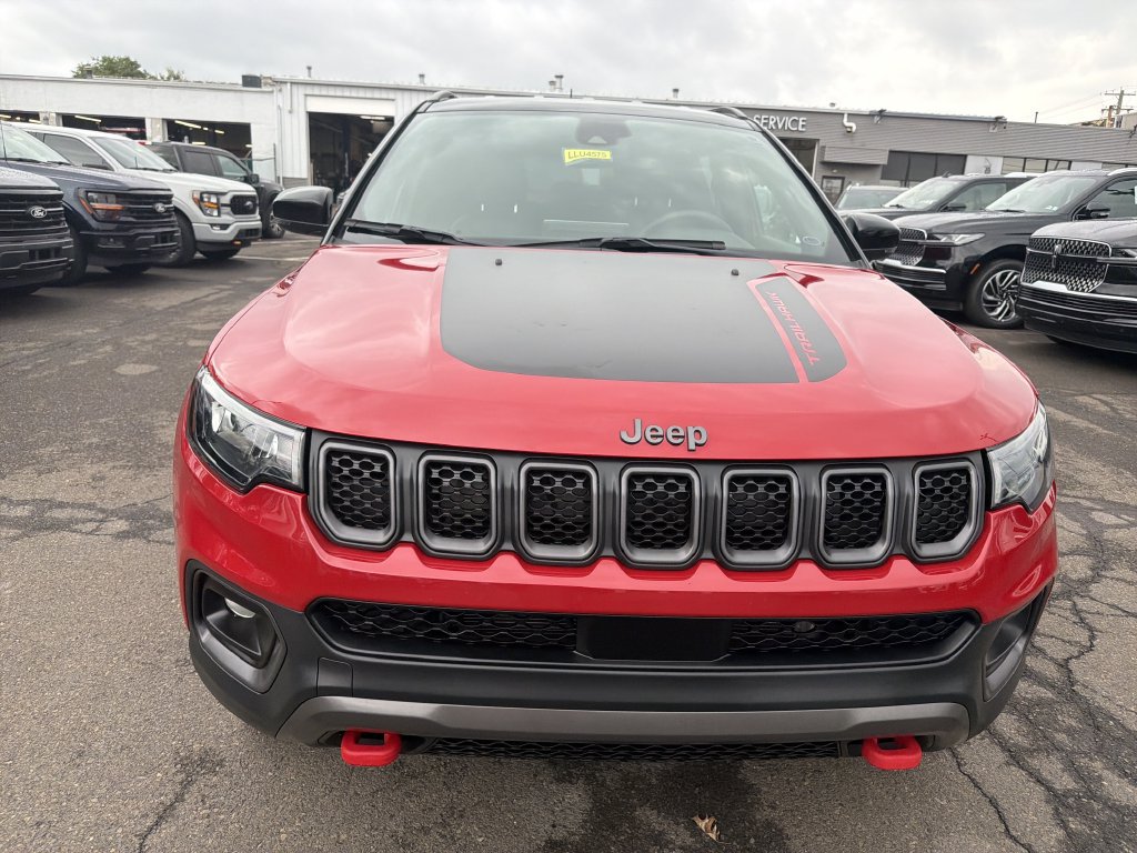 Used 2023 Jeep Compass Trailhawk w/ Trailhawk Convenience Group AWD/4WD image 8