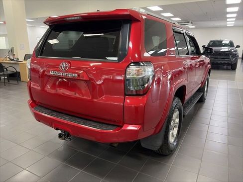 Used 2017 Toyota 4Runner SR5 AWD/4WD image 7