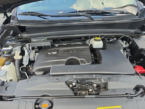 Used 2019 Nissan Pathfinder SL FWD image 12