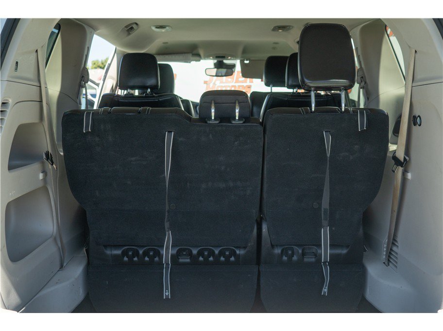 Used 2023 Chrysler Pacifica Touring-L FWD image 35