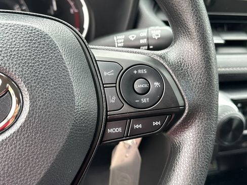 Used 2025 Toyota RAV4 LE AWD/4WD image 21