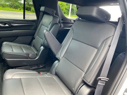 Used 2023 GMC Yukon Denali w/ LPO, Floor Liner Package AWD/4WD image 21