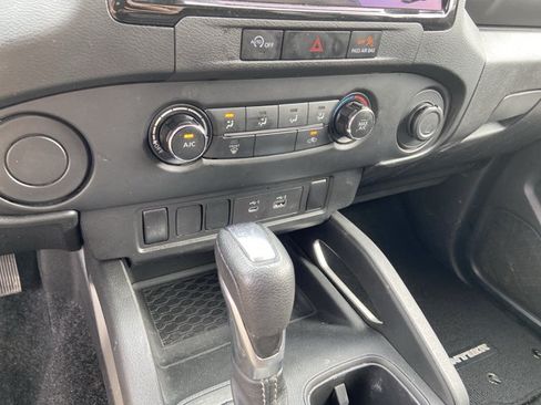 Used 2024 Nissan Frontier SV RWD image 42