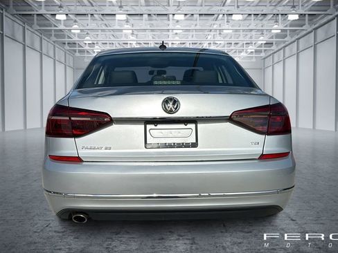 Used 2017 Volkswagen Passat 1.8T SE FWD image 4
