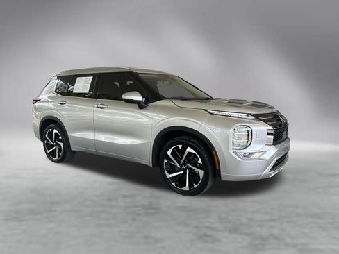 Used 2022 Mitsubishi Outlander SEL AWD/4WD image 2