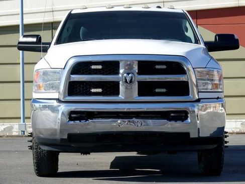 Used 2018 RAM 3500 Tradesman w/ Chrome Appearance Group image 4