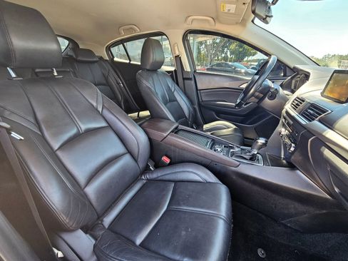 Used 2018 MAZDA MAZDA3 Touring FWD image 9